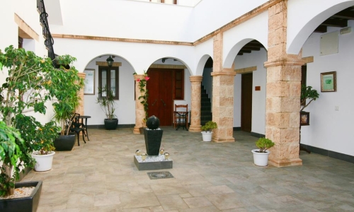 HOTEL Y APARTAMENTOS TURÍSTICOS POSADA LA ALEGRÍA
